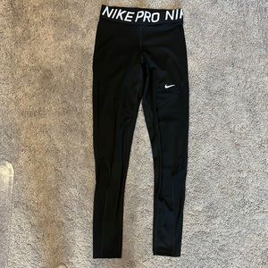 Cropped Nike Leggings